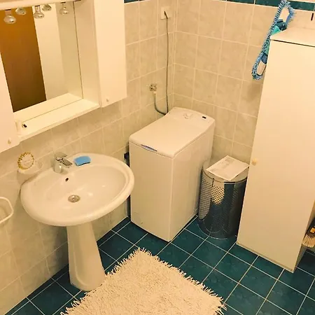 Benjamin Apartment *