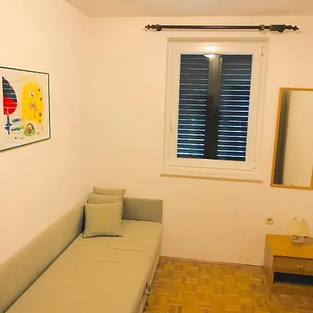 Benjamin Apartment