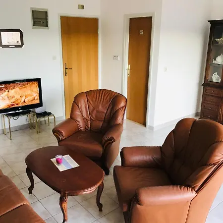 Benjamin Apartment *