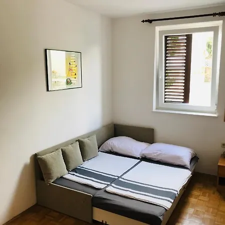 Benjamin Apartment *